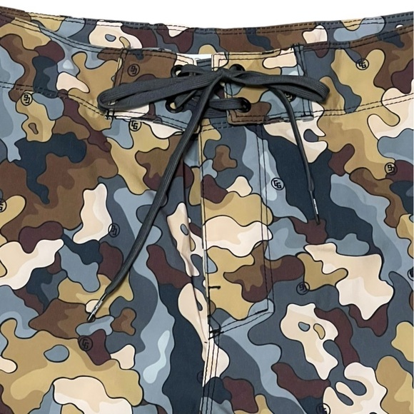 CG Habitats 309 fit OG athletic fit board shorts in candy camo gray - Picture 5 of 11